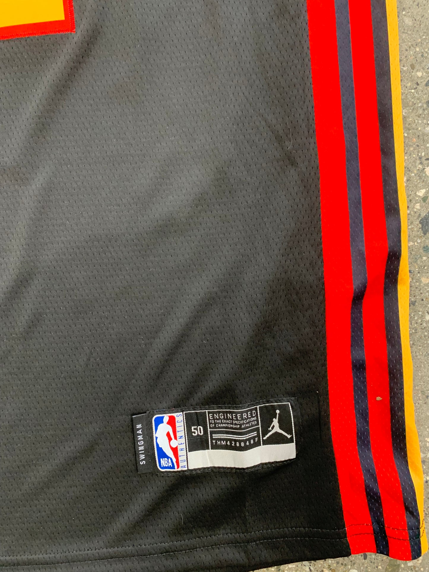 (XL) BNWT Souvenir Atlanta Hawks NBA Jersey