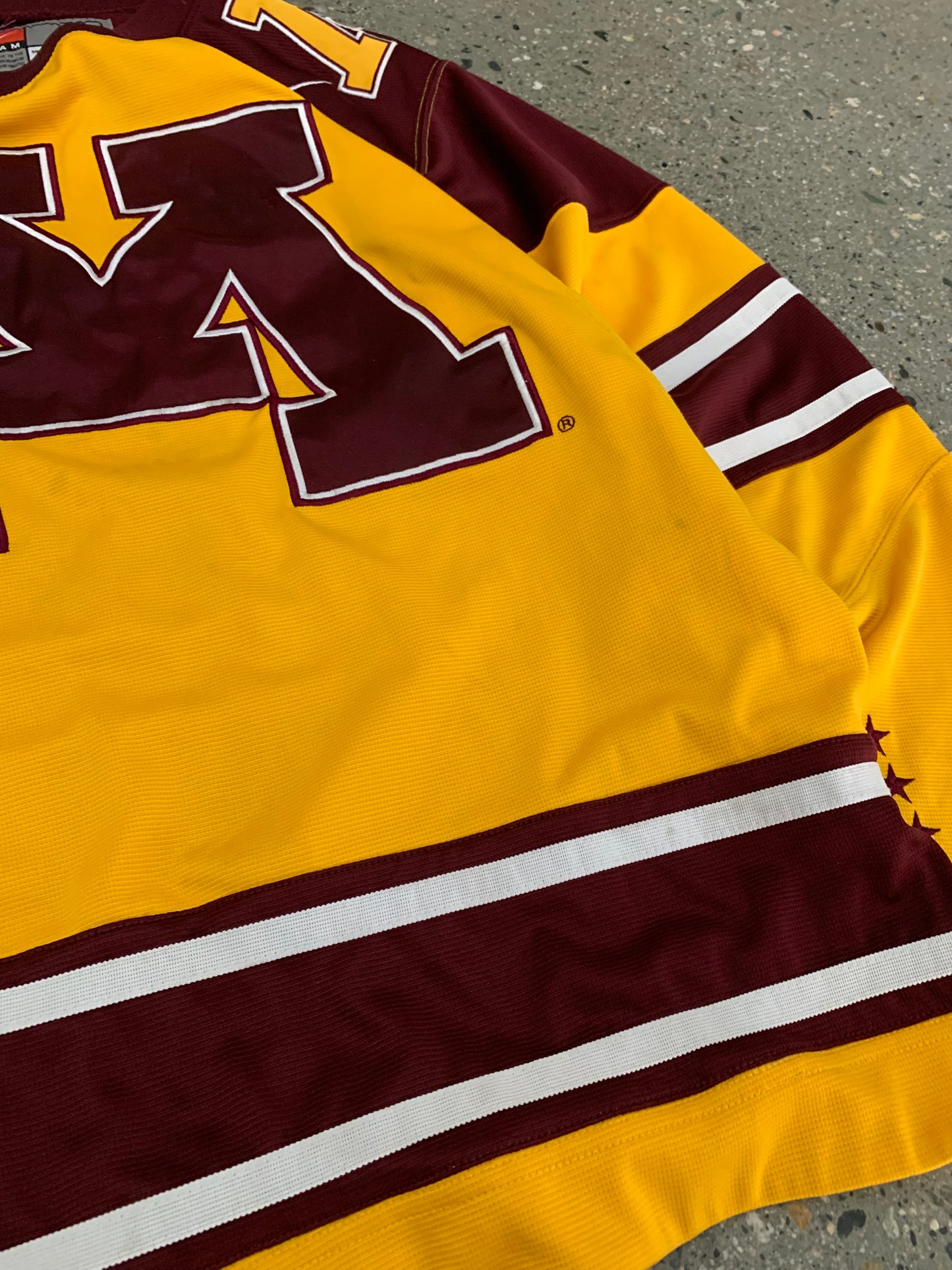 (S/M) NCAA Minnesota Golden Gophers Hockey Jersey