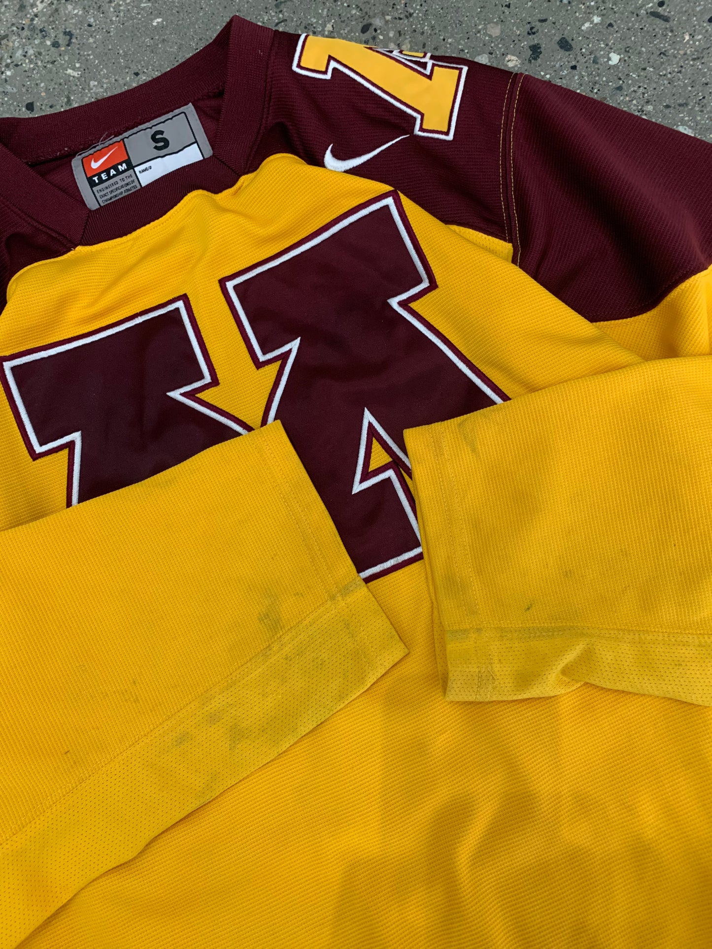 (S/M) NCAA Minnesota Golden Gophers Hockey Jersey