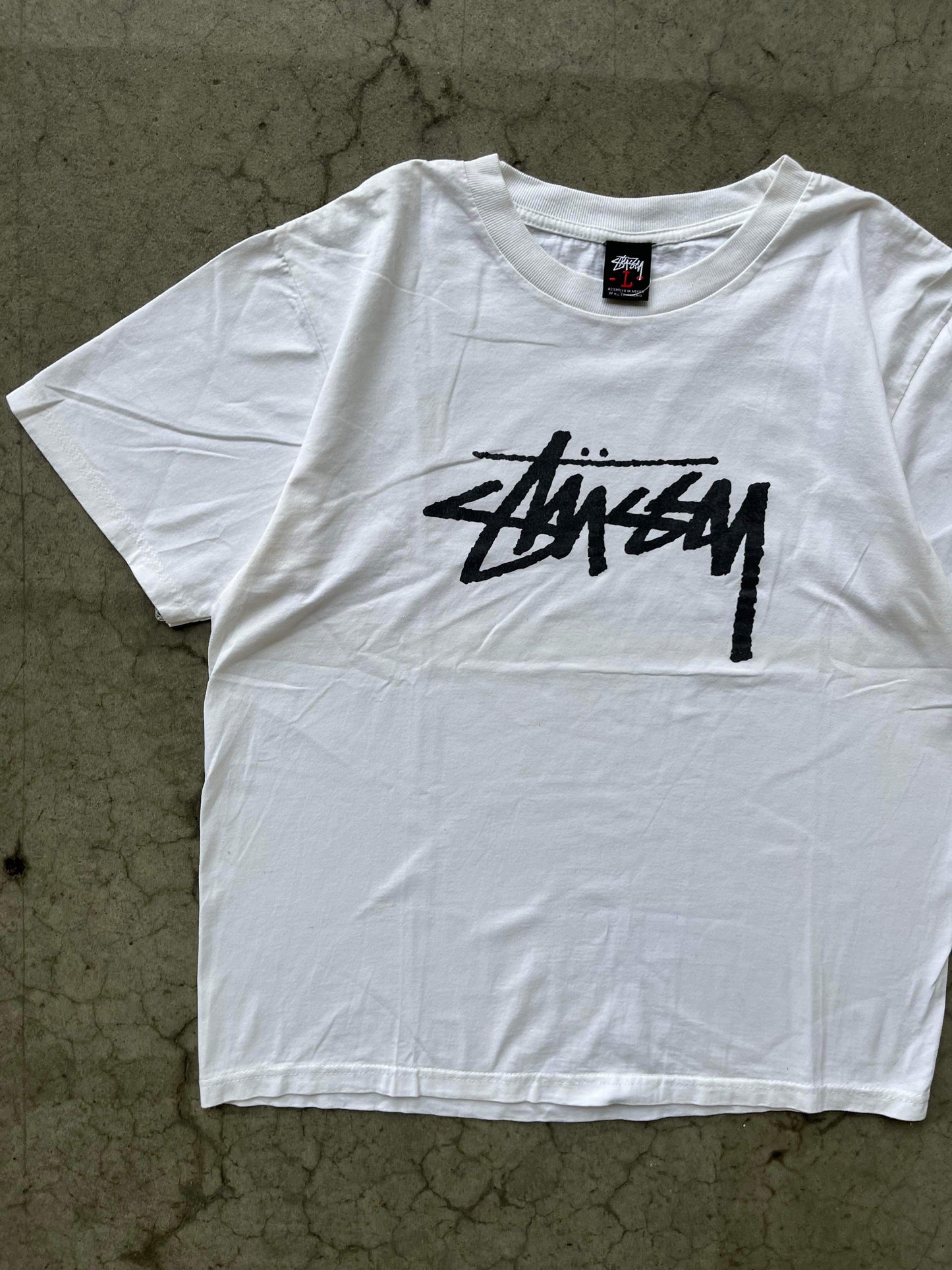 (L/XL) Early 2000s Stussy Script Tee