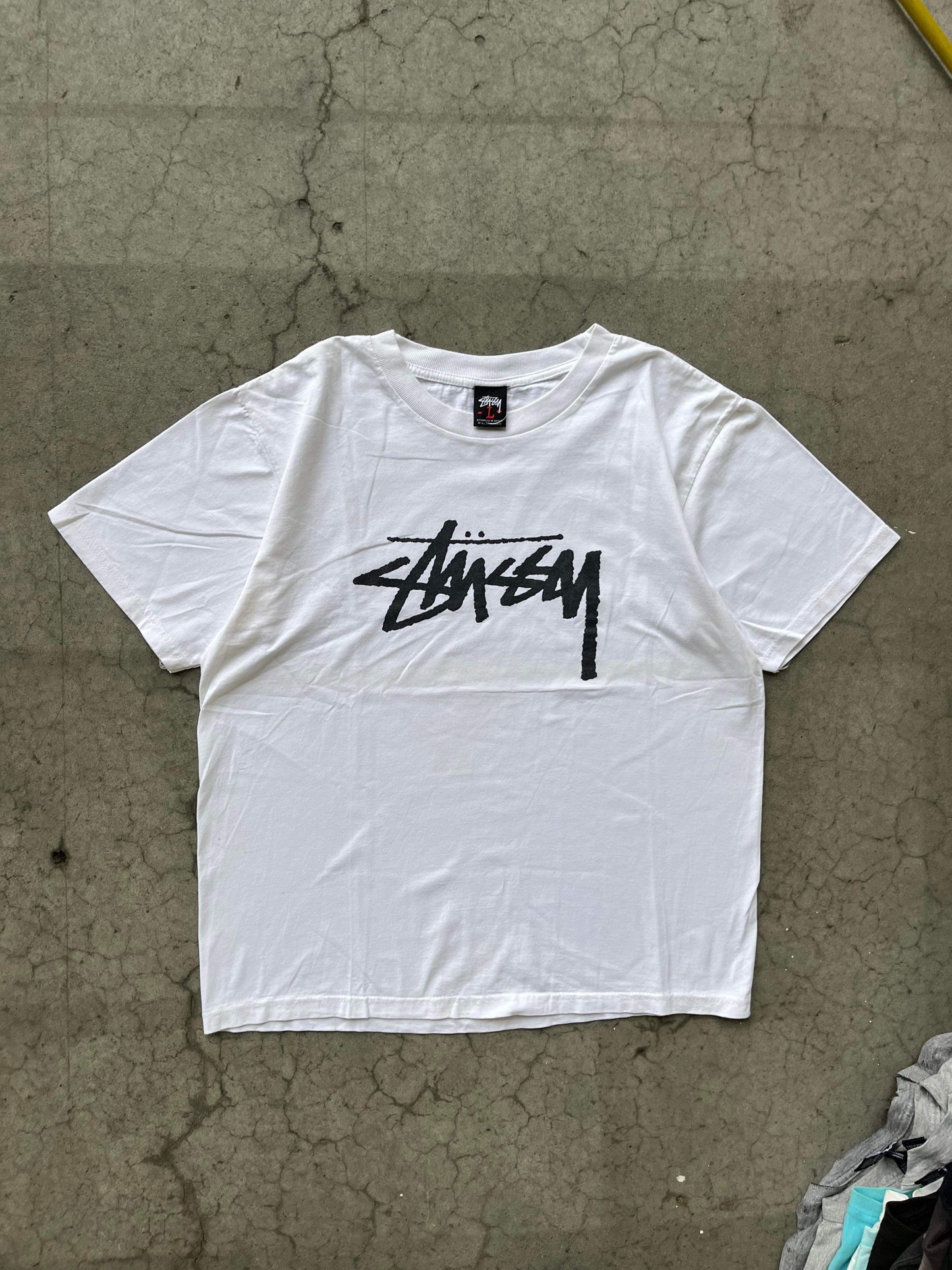 (L/XL) Early 2000s Stussy Script Tee