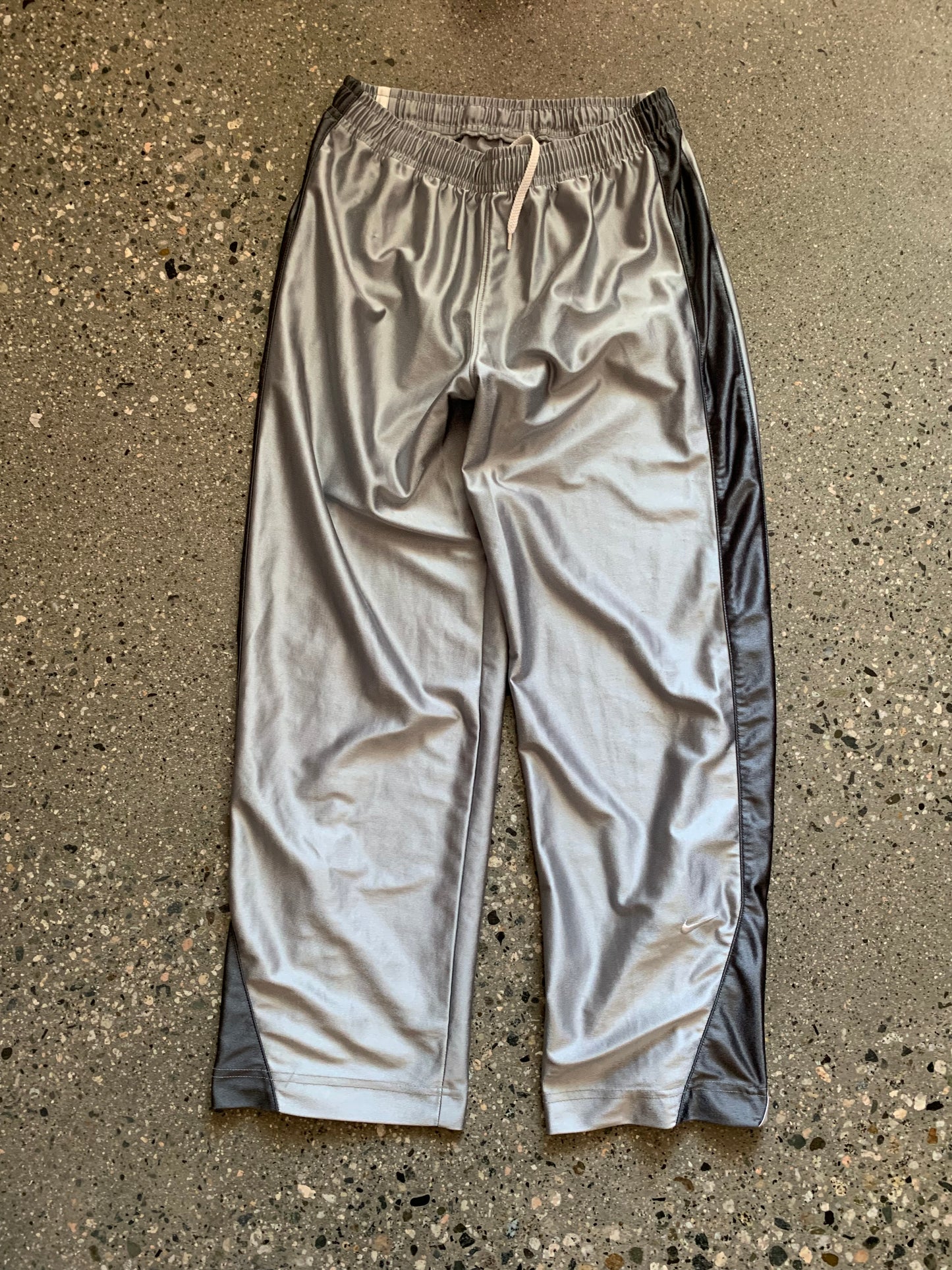 (24”) 2000s Nike Swoosh Pants