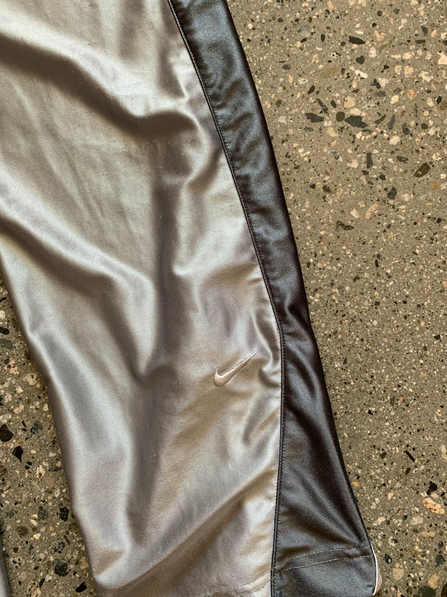 (24”) 2000s Nike Swoosh Pants