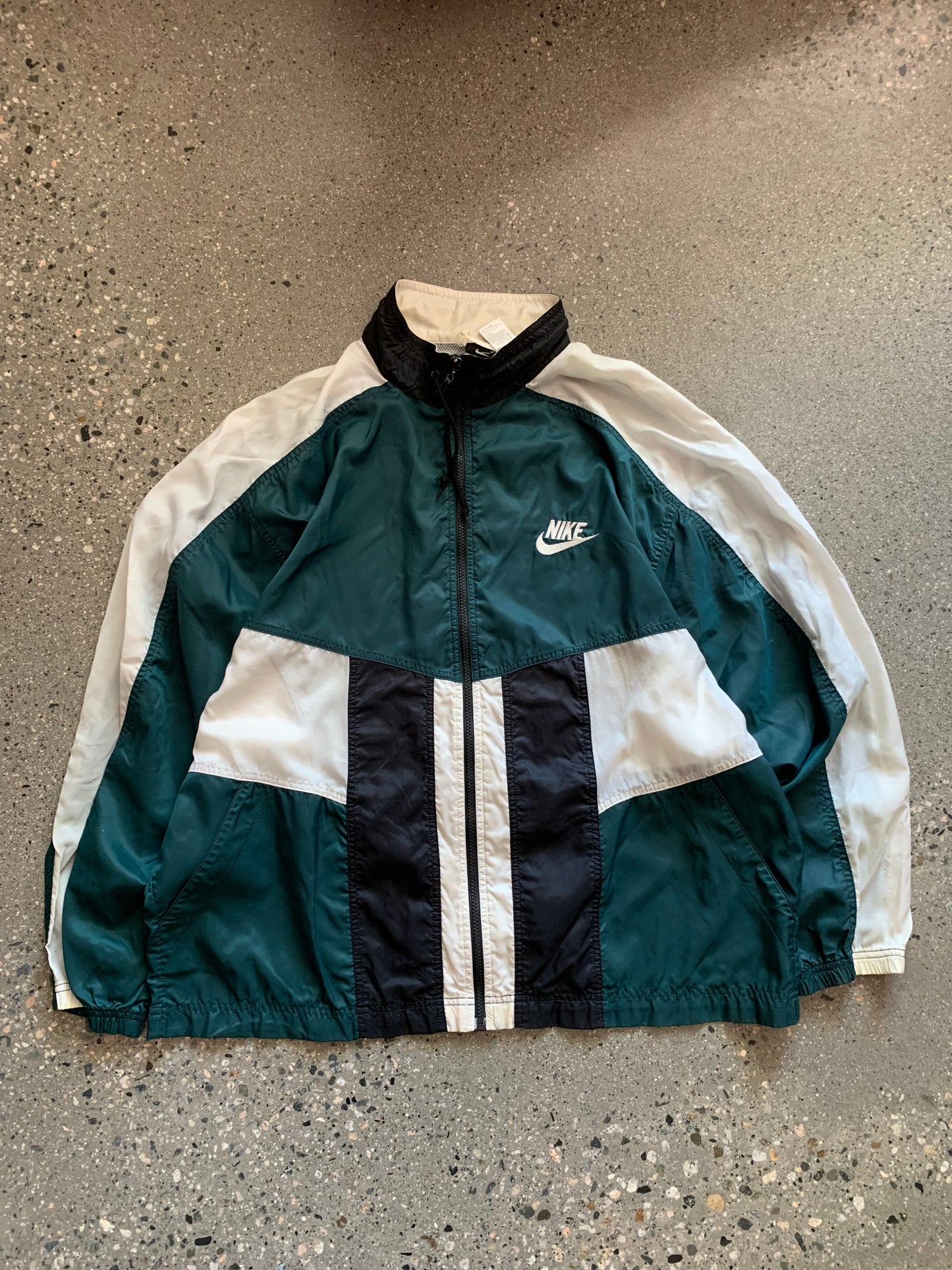 (XL/2X) Vintage Nike Colorblock Windbreaker