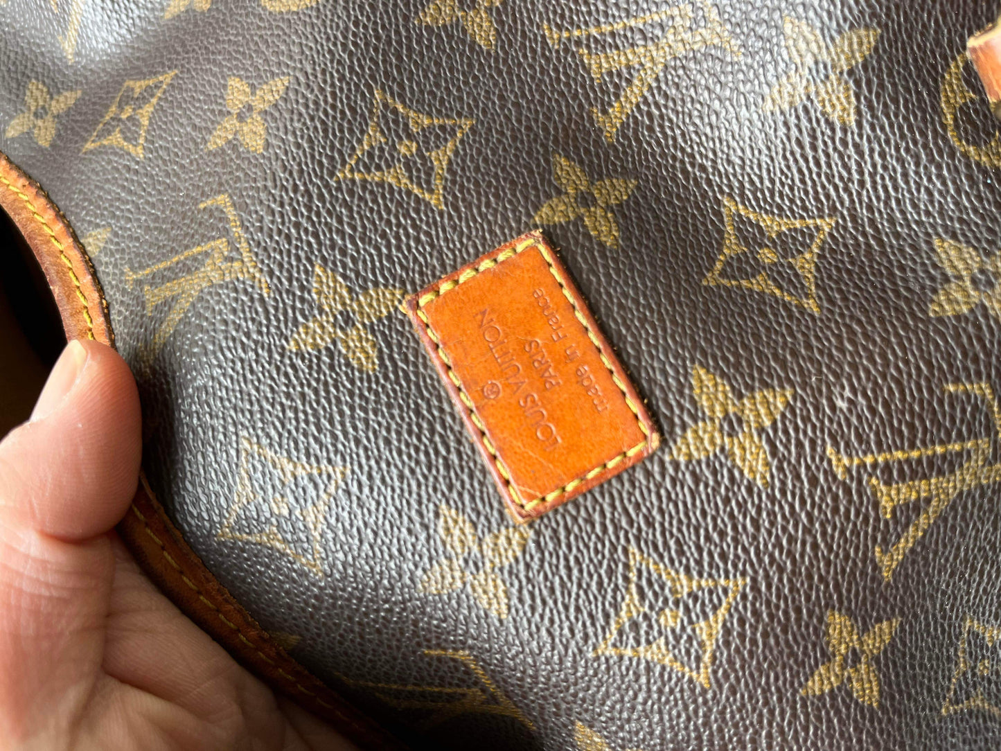 (OSFA) 1980’s Authentic Louis Vuitton Bag