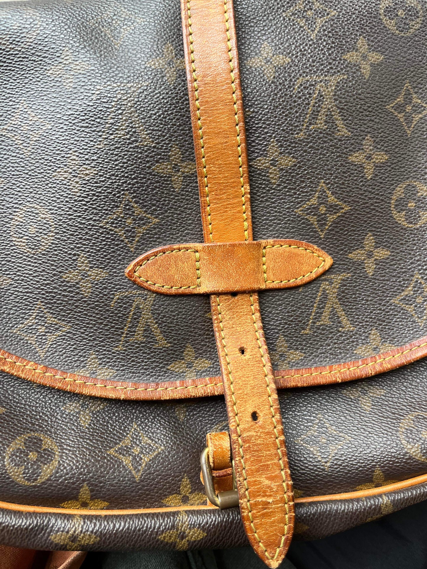 (OSFA) 1980’s Authentic Louis Vuitton Bag