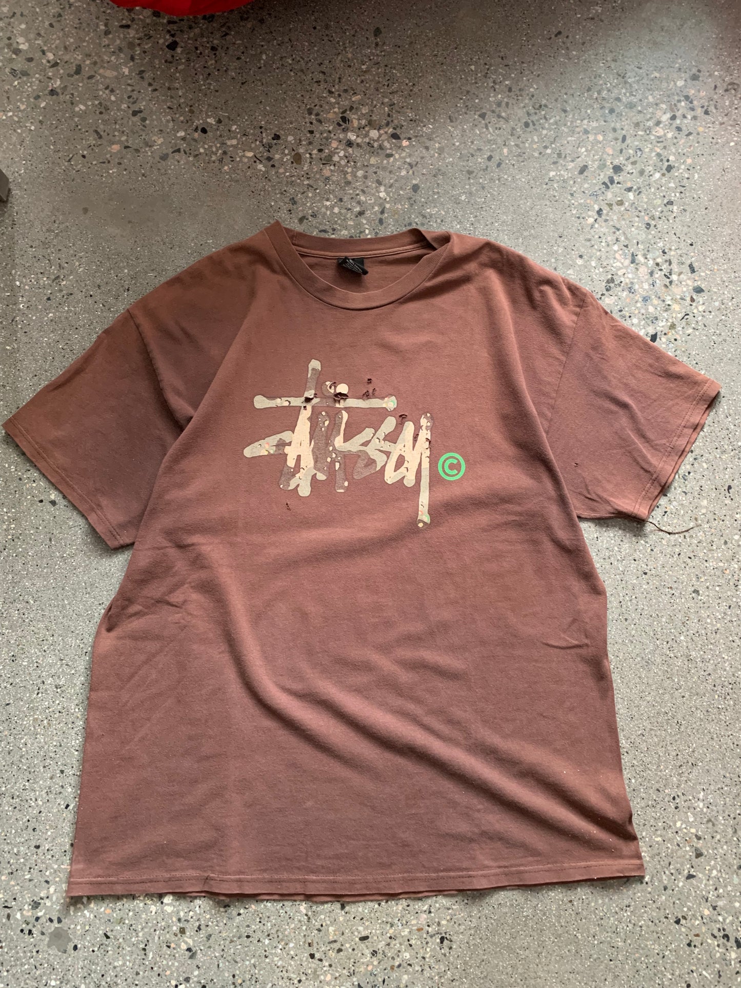 (XL/2X) 2000s Stussy Distressed Brown Tee