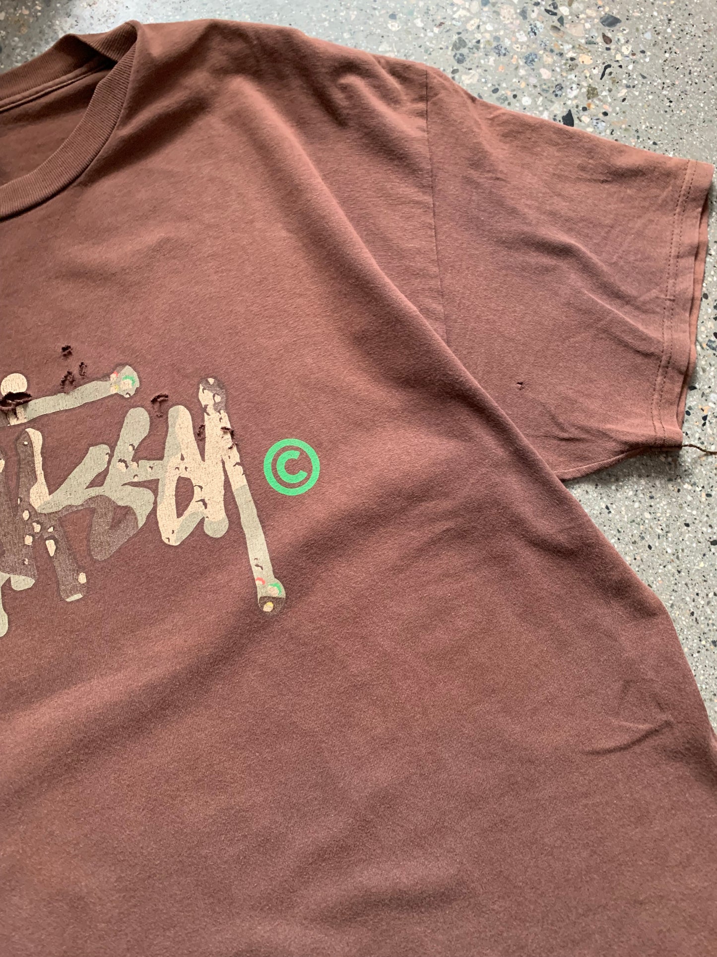 (XL/2X) 2000s Stussy Distressed Brown Tee