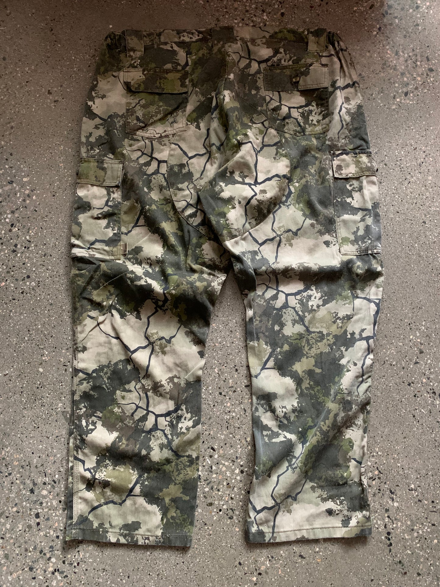 (44”) Real Tree Baggy Pants