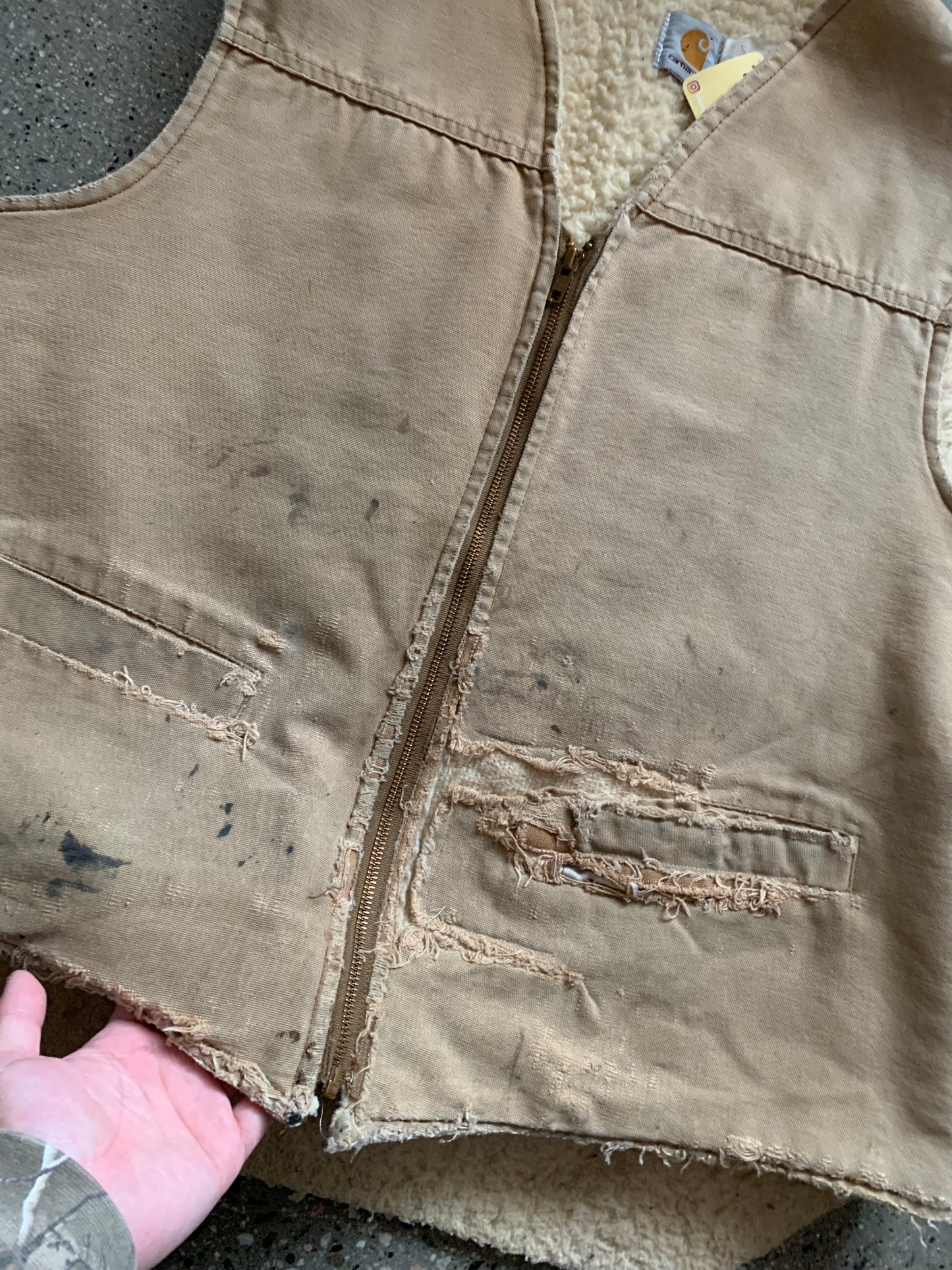 (XL/2X) 80’s Carhartt Distressed Worked In Vest