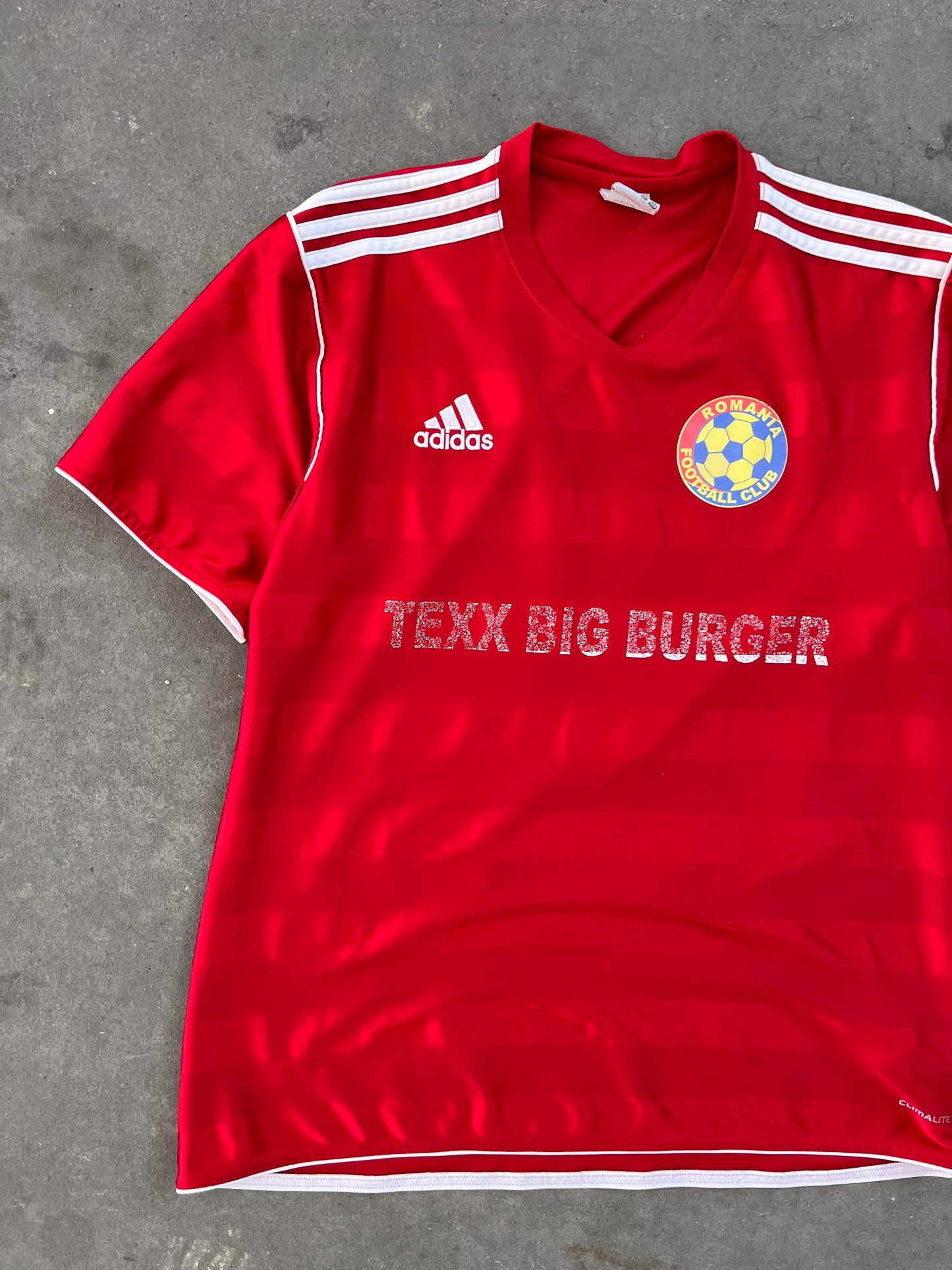 (M/L) Adidas Romania Kit