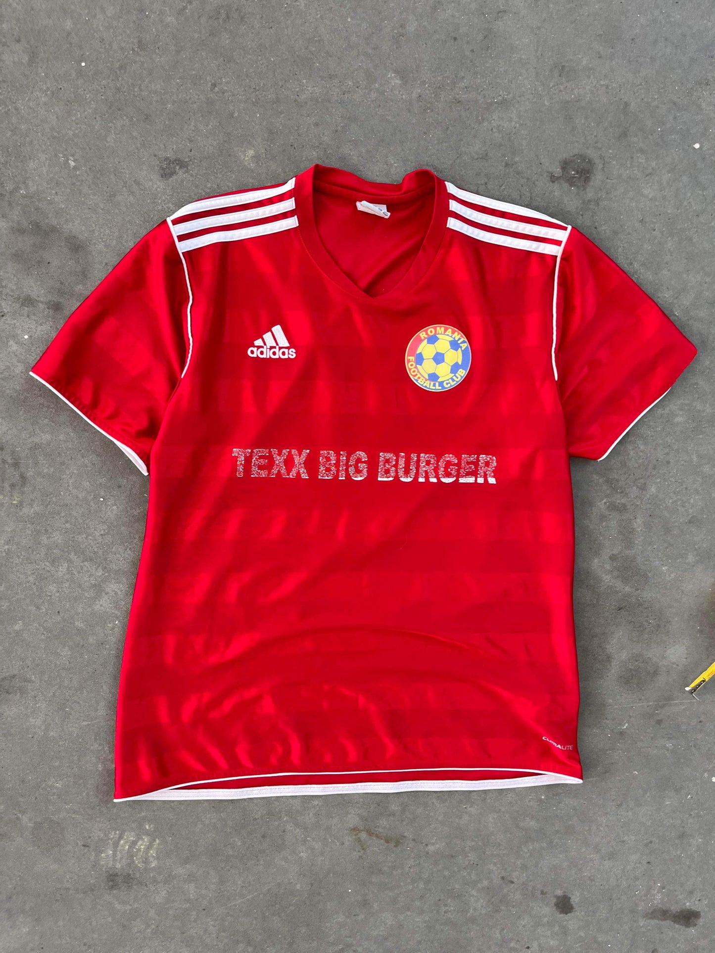 (M/L) Adidas Romania Kit