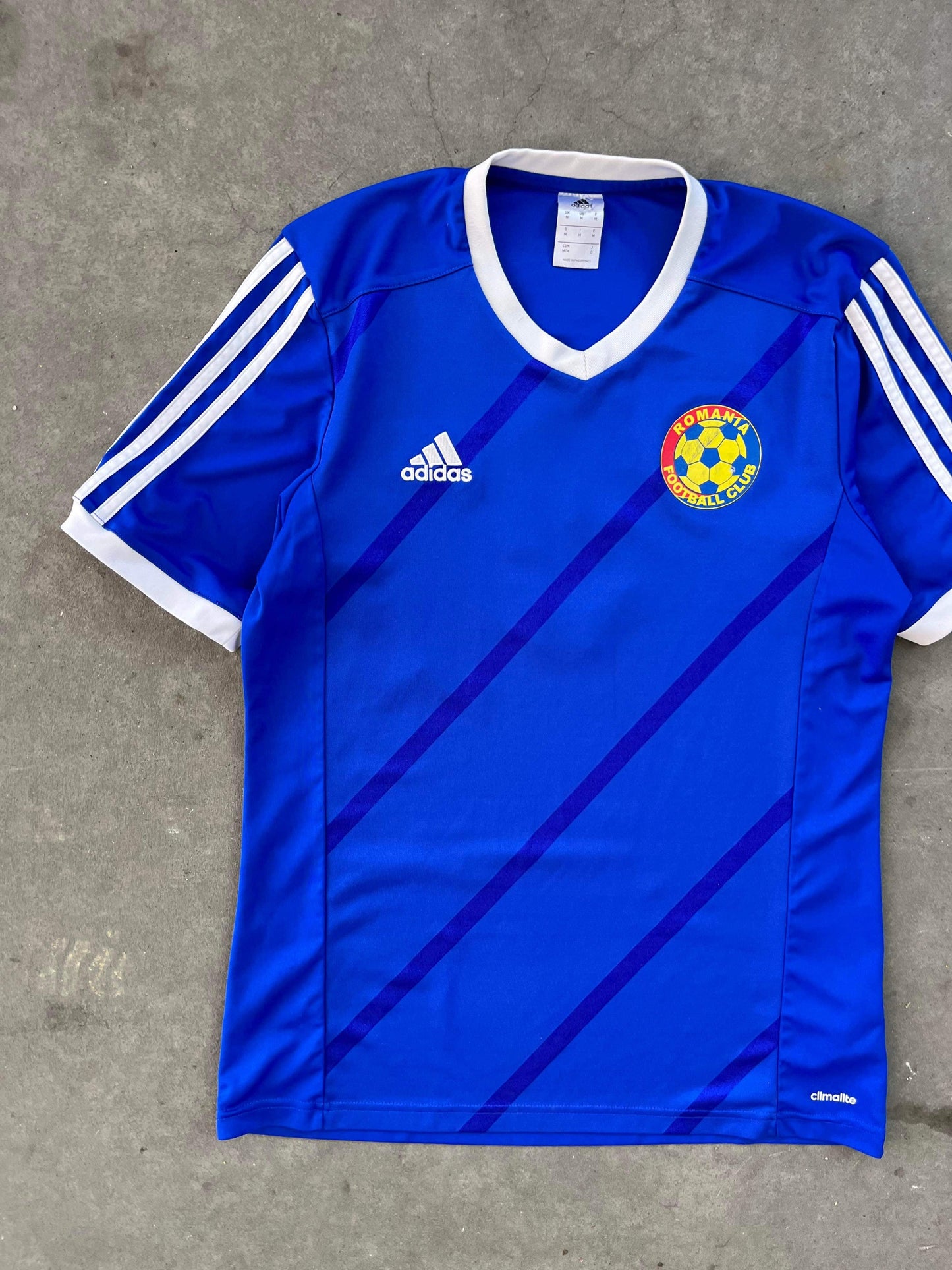 (M) Adidas Romania Kit