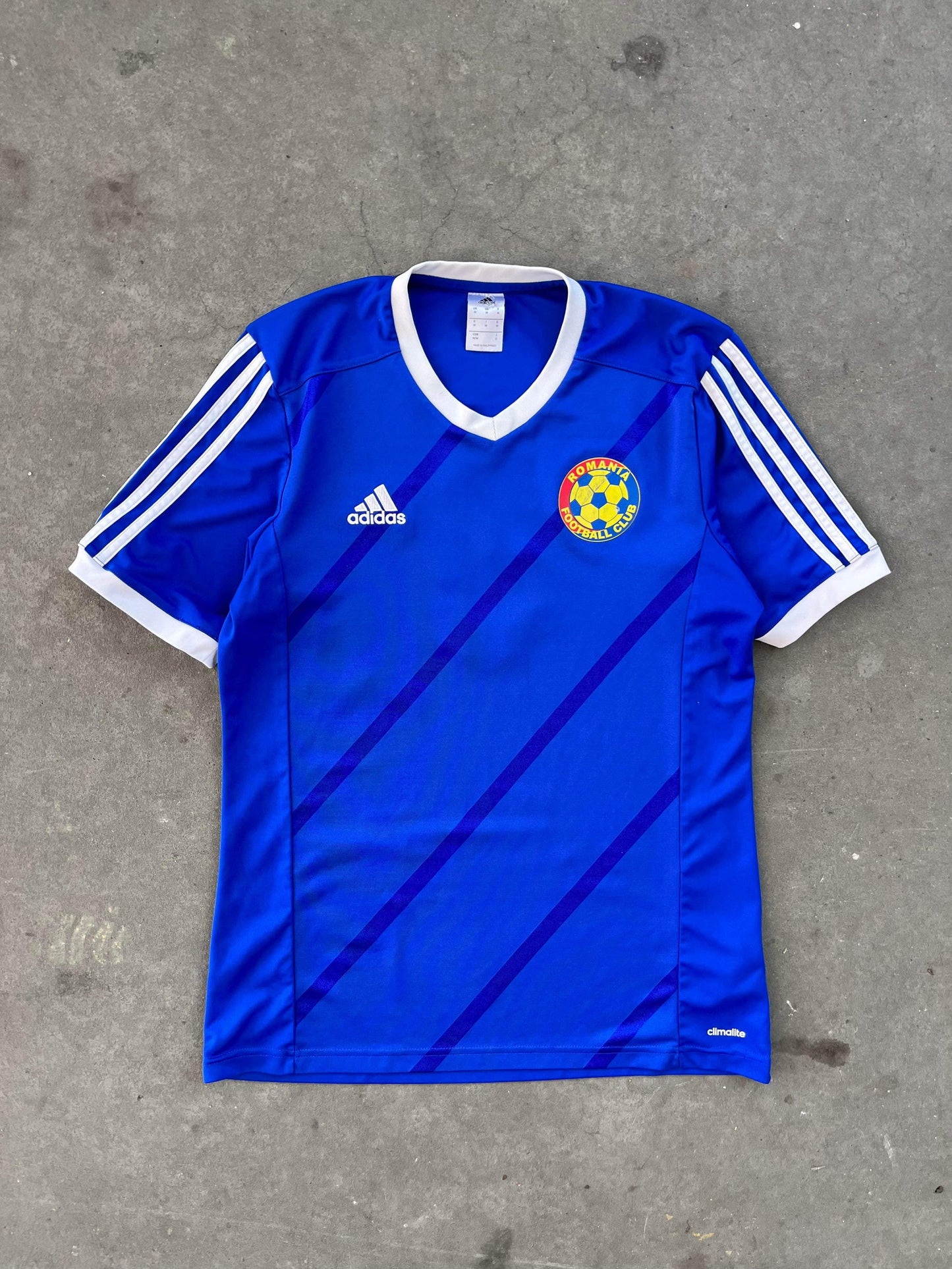 (M) Adidas Romania Kit