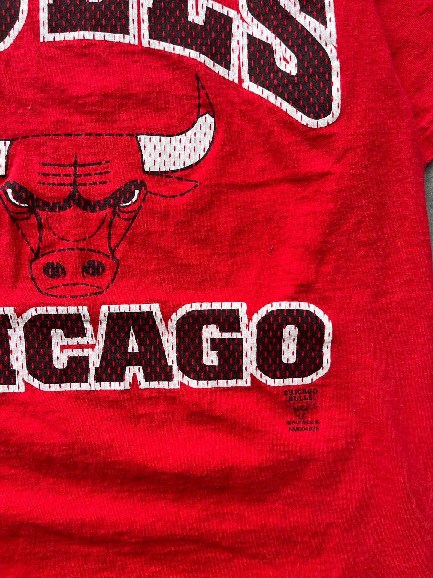 (M/L) 90’s Nutmeg Chicago Bulls Tee