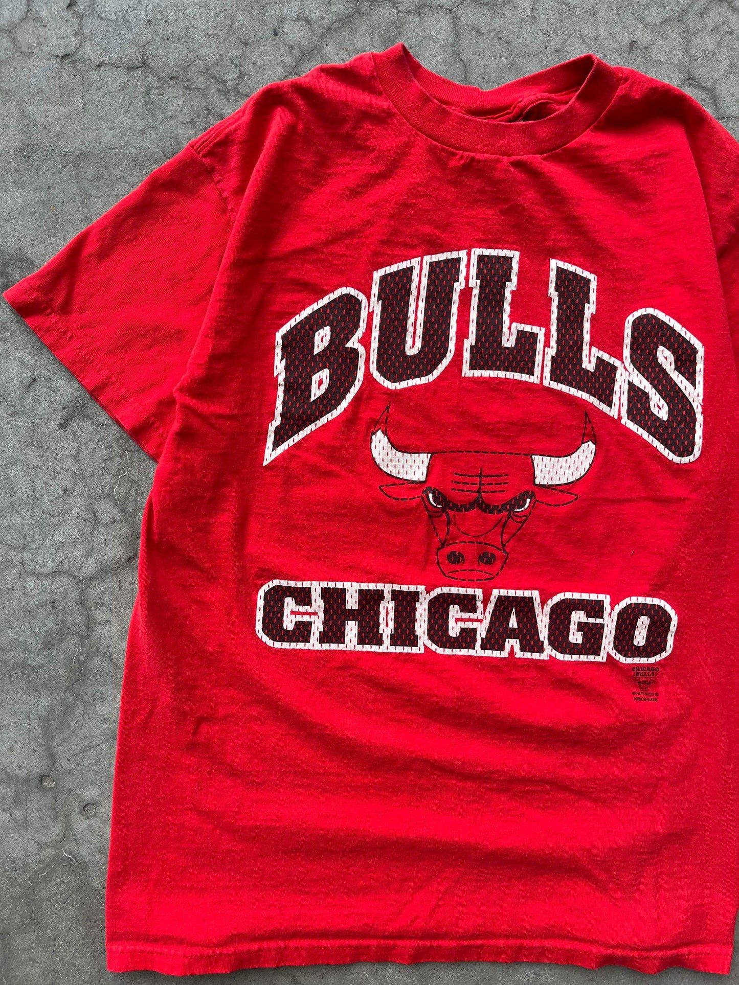 (M/L) 90’s Nutmeg Chicago Bulls Tee