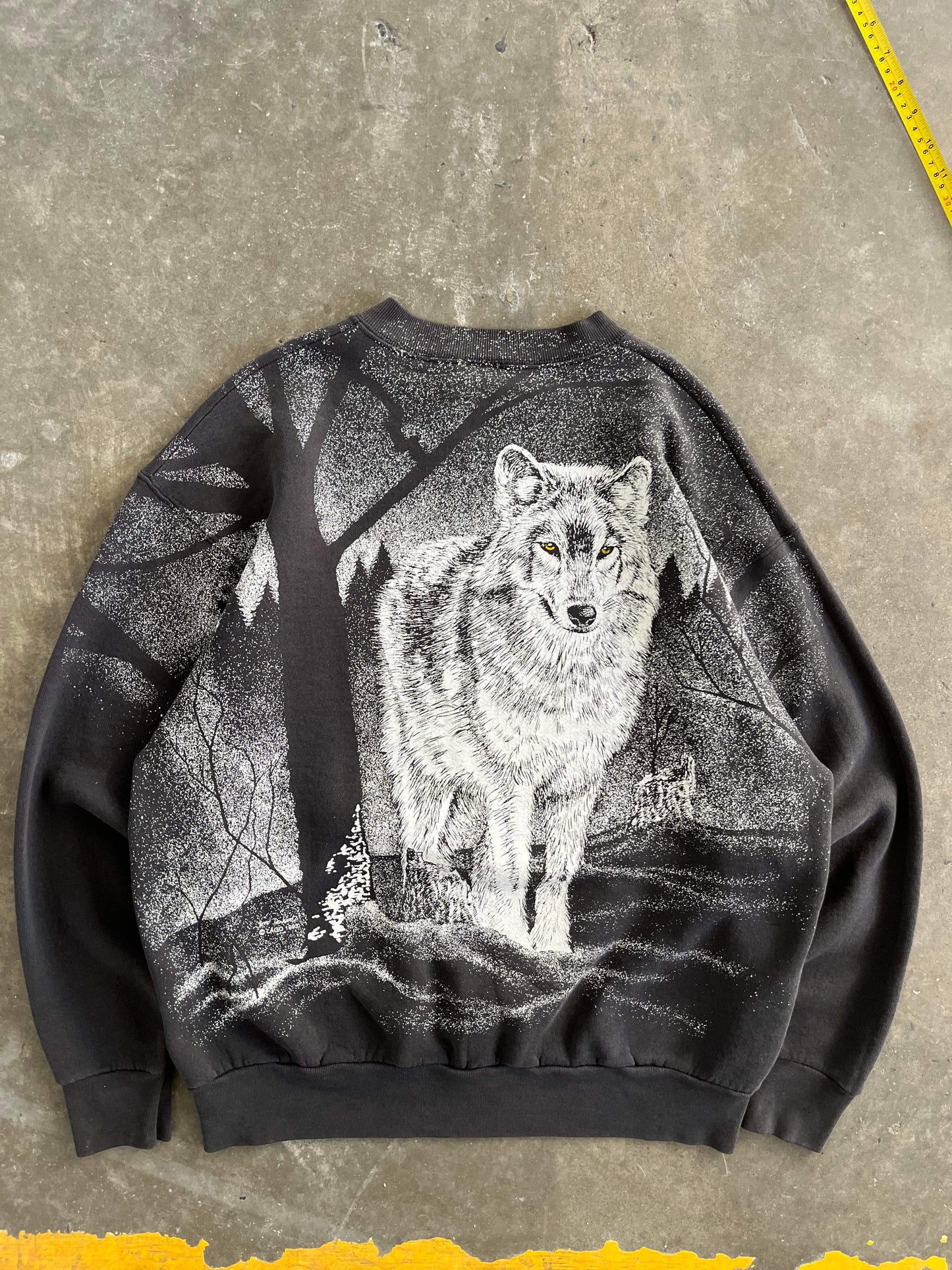 (XL) Wolf AOP CREWNECK