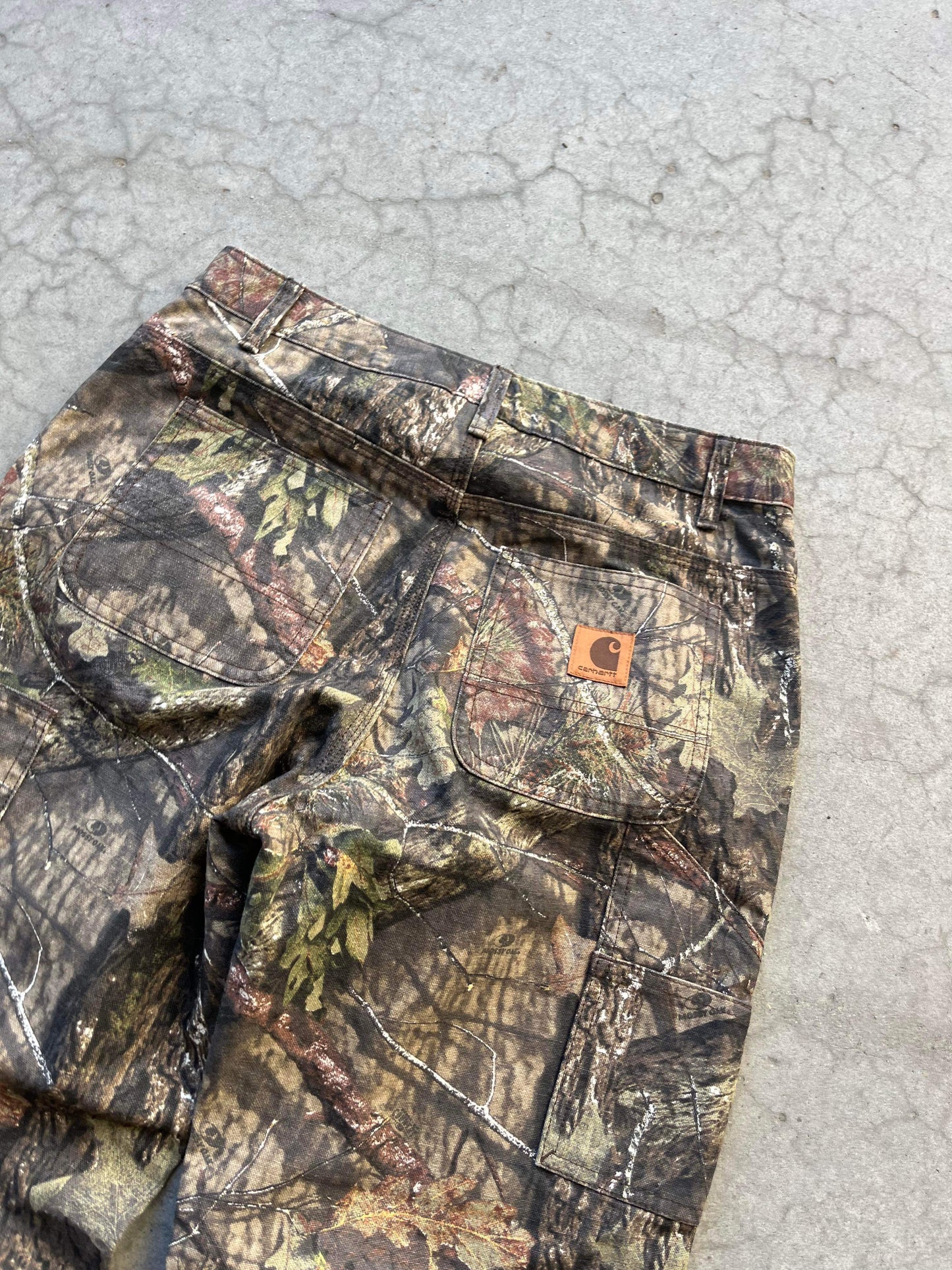 (28”) Carhartt Real Tree Carpenter Pants