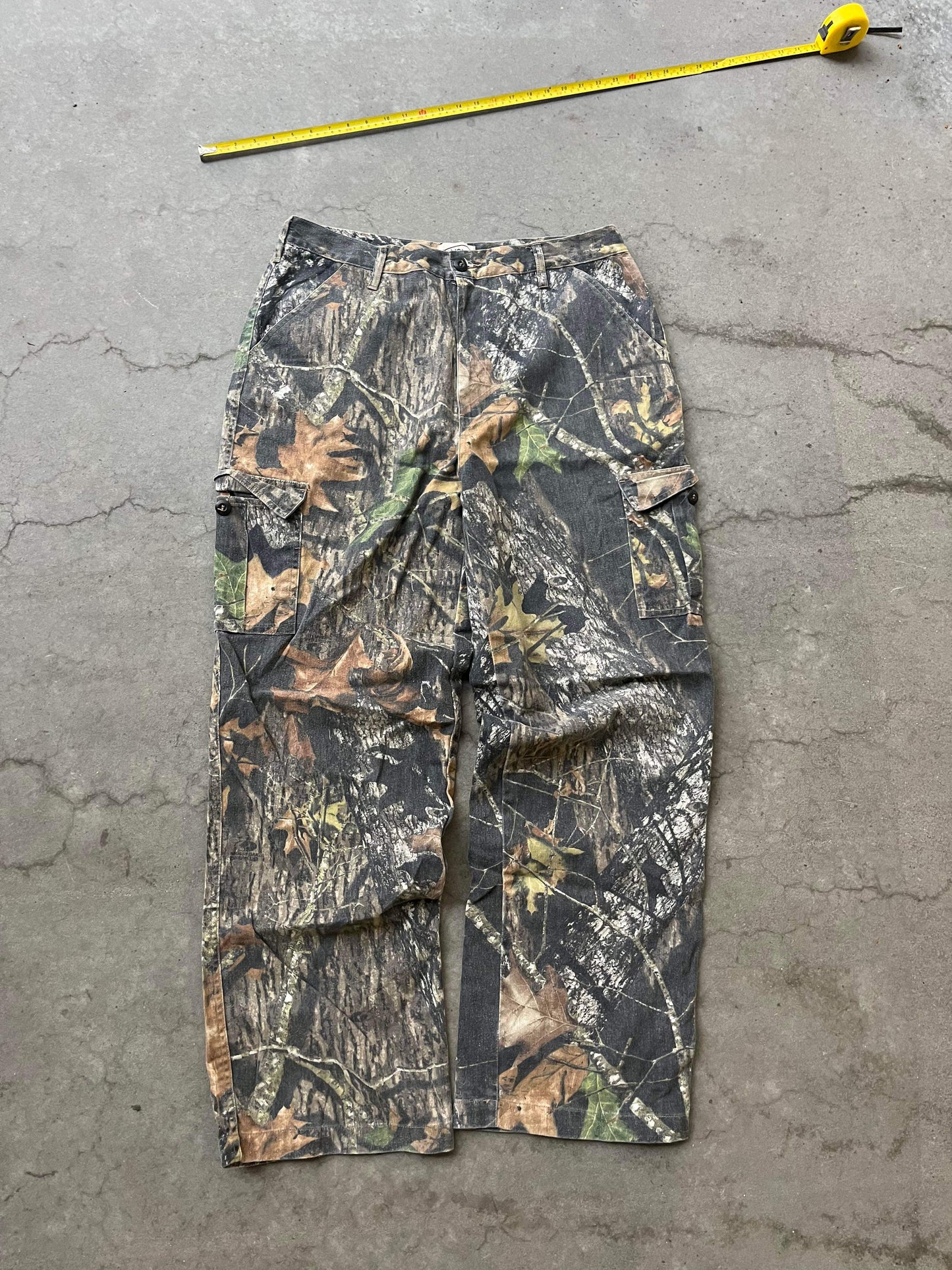 (32”) Real Tree Cargos