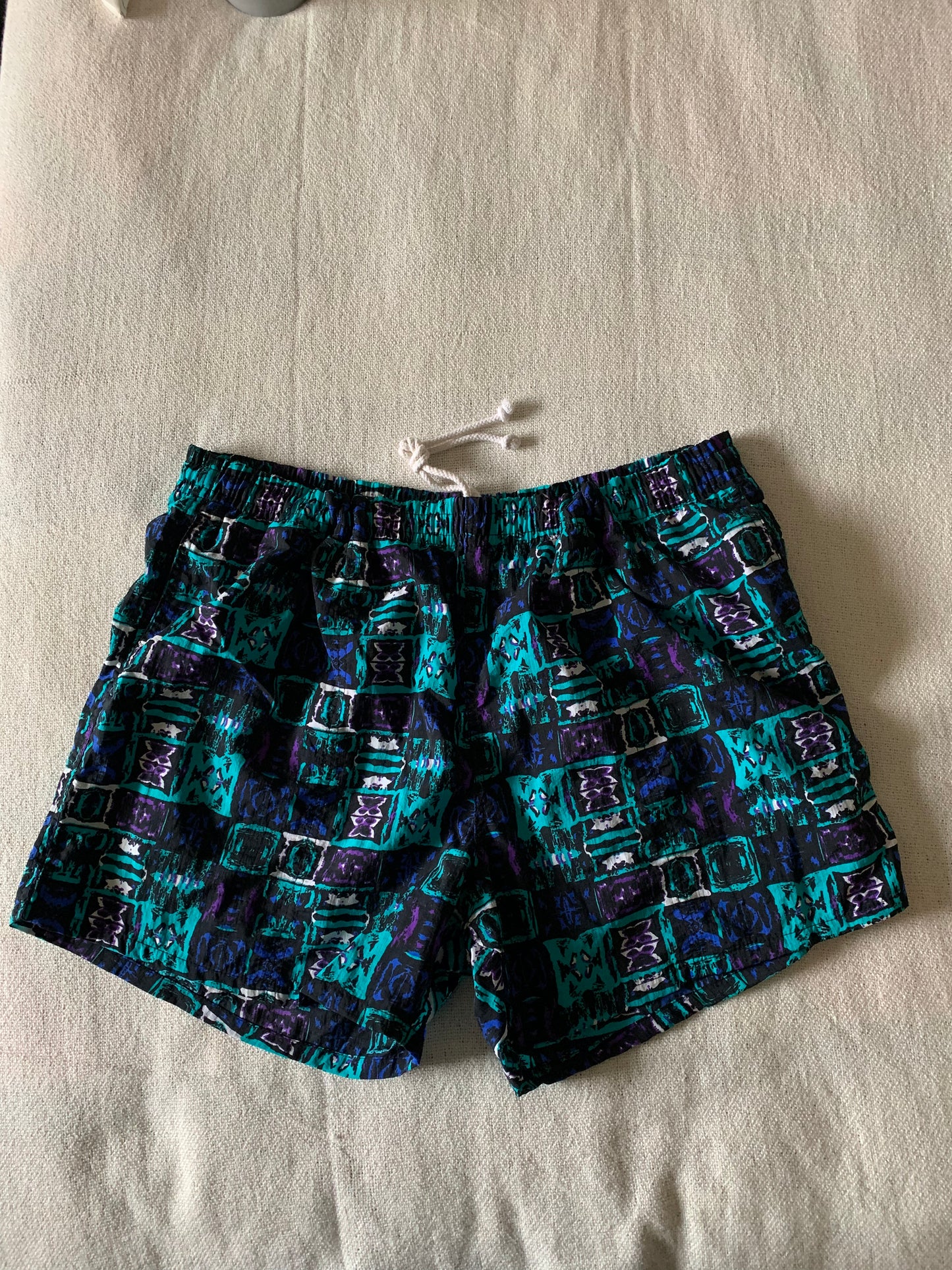 (36” - 40”) ‘90s  Vintage Pattern Shorts